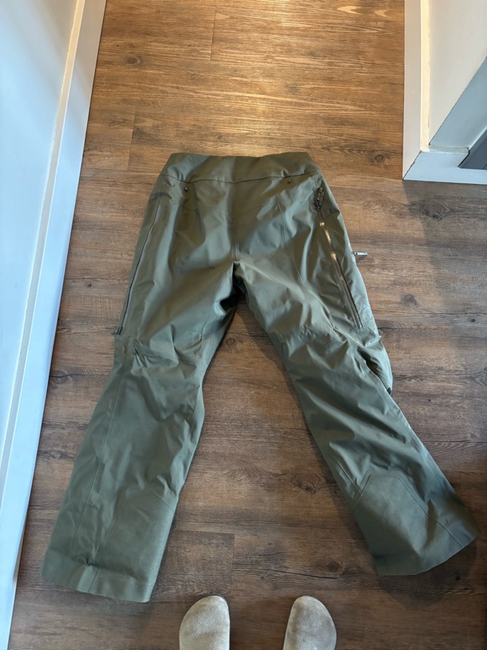 Arc’teryx Women’s M Sentinel Insulated Ski Pant Olive Green size 10